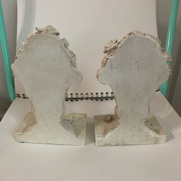Shabby Chic Style Distressed Ivory Resin Flower Pot Bookends - Picture 3 of 5